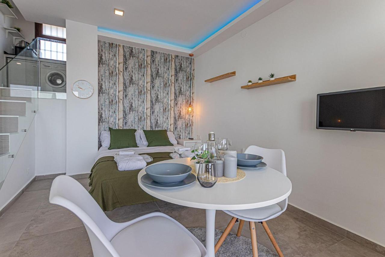 Beachfront With Spectacular Views And Swimming Pool Benalmadena Bagian luar foto