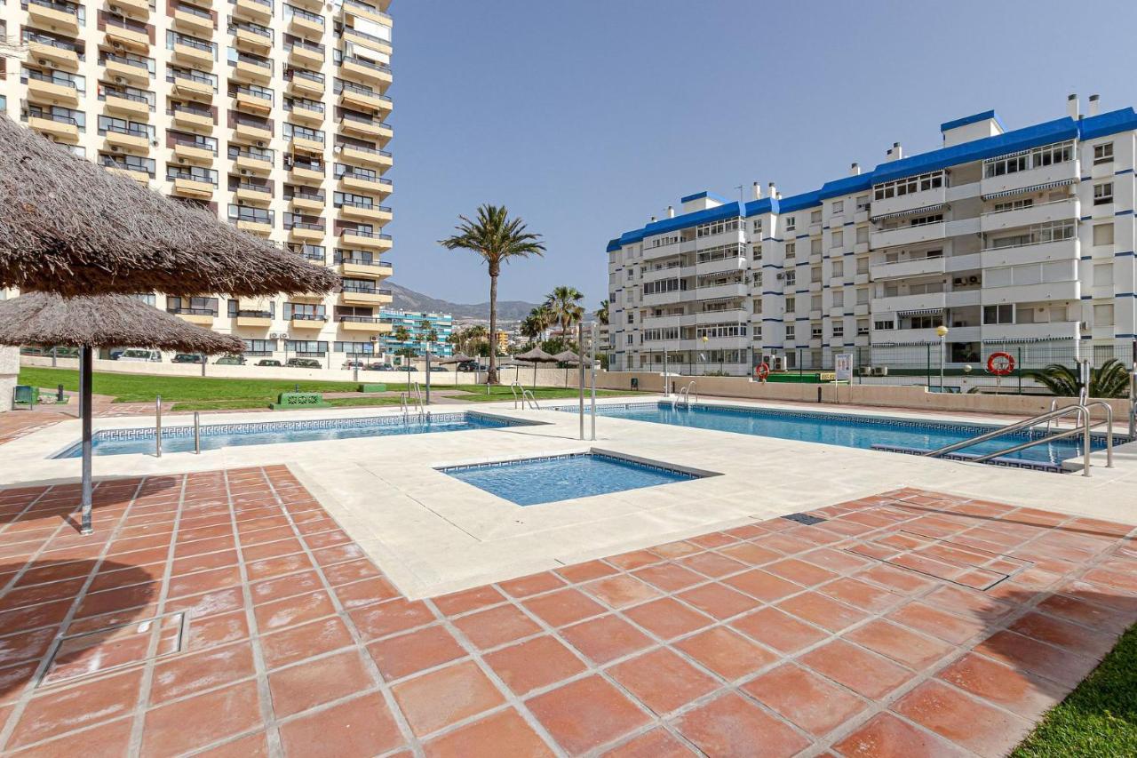 Beachfront With Spectacular Views And Swimming Pool Benalmadena Bagian luar foto