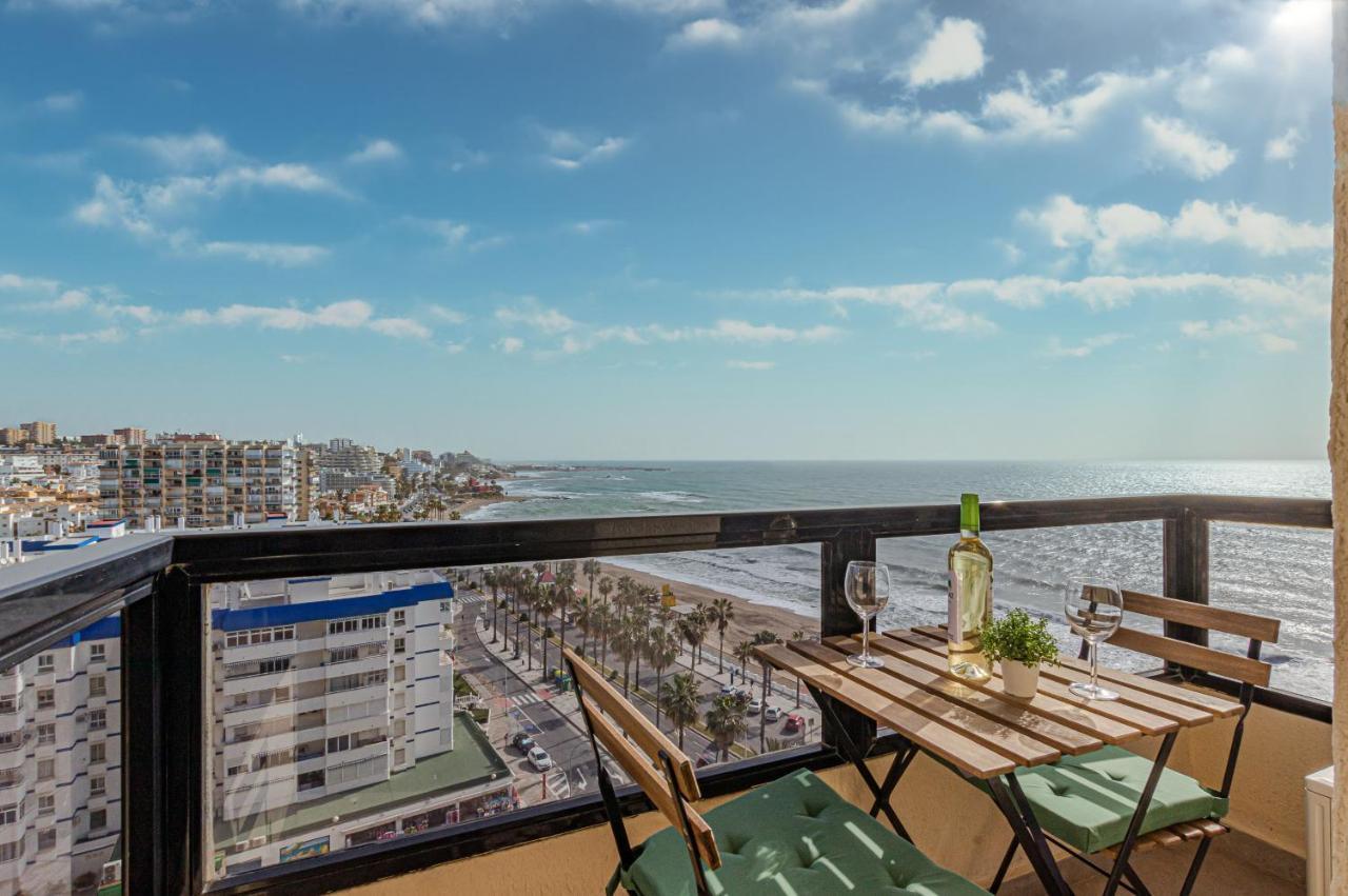 Beachfront With Spectacular Views And Swimming Pool Benalmadena Bagian luar foto