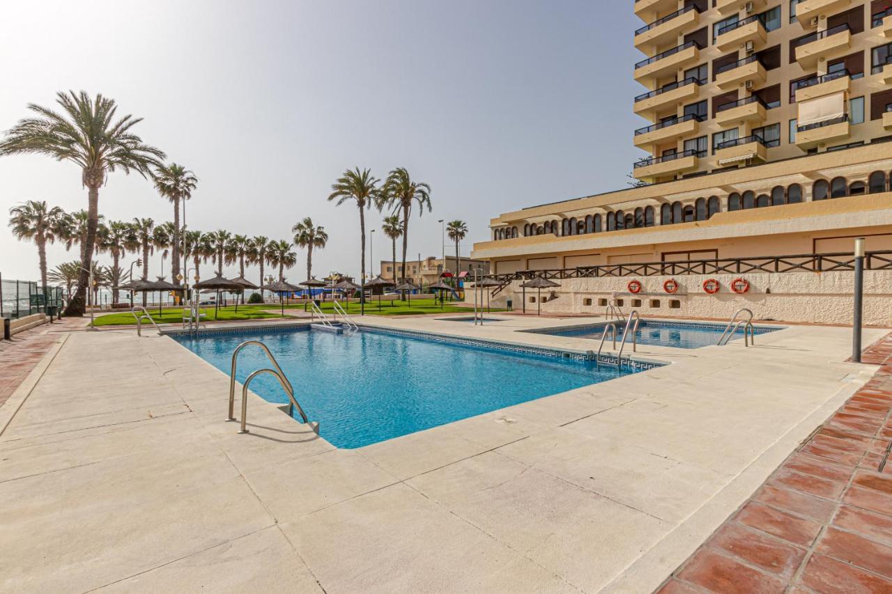 Beachfront With Spectacular Views And Swimming Pool Benalmadena Bagian luar foto